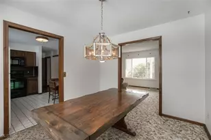 17060 Creighton Dr, Chagrin Falls, OH 44023 - Photo 11