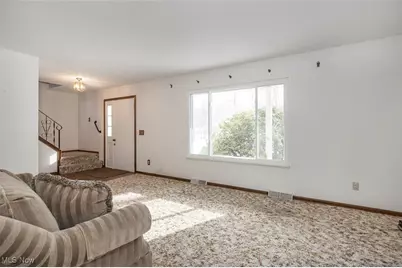 17060 Creighton Drive, Chagrin Falls, OH 44023 - Photo 3