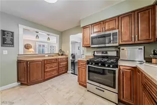 17029 Bradgate Ave, Loveland, OH 44111 - Photo 9