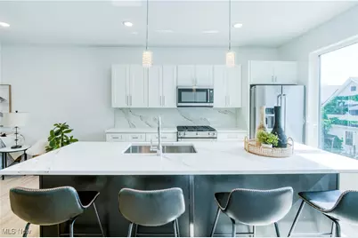 1369 W 74th Street, Loveland, OH 44102 - Photo 9