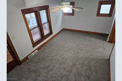 1098 Big Falls Avenue, Akron, OH 44310 - Photo 7