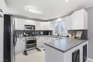 5530 Brookstone St NW, Canton, OH 44718 - Photo 7