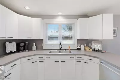 5530 Brookstone Street NW, Canton, OH 44718 - Photo 9