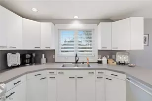 5530 Brookstone St NW, Canton, OH 44718 - Photo 9