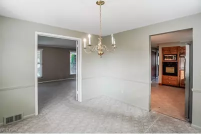 3878 36th Street NW, Canton, OH 44718 - Photo 7