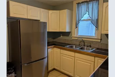 807 W 21st Street, Lorain, OH 44052 - Photo 5
