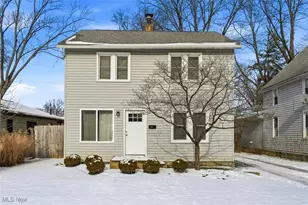 413 Grove Ave, Cuyahoga Falls, OH 44221 - Photo 1