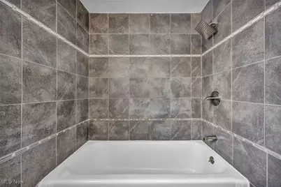 610 E 266th Street, Euclid, OH 44132 - Photo 17