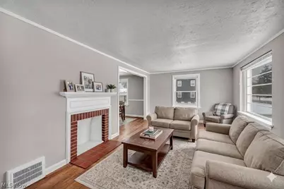 610 E 266th Street, Euclid, OH 44132 - Photo 3