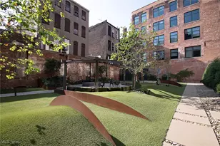 725 Johnson Ct, Loveland, OH 44113 - Photo 17