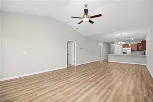 556 Eldemire Ln, Elyria, OH 44035 - Photo 7