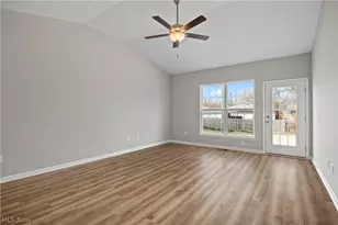 556 Eldemire Ln, Elyria, OH 44035 - Photo 5