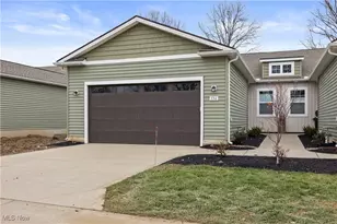 556 Eldemire Ln, Elyria, OH 44035 - Photo 3