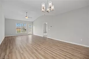 556 Eldemire Ln, Elyria, OH 44035 - Photo 5