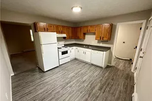 221 Brunswick Dr, Elyria, OH 44035 - Photo 7