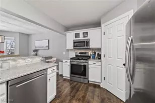 105 Tinkers Trail, Chardon, OH 44024 - Photo 11