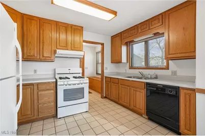 9480 Lakewood Drive NE, Mineral City, OH 44656 - Photo 17