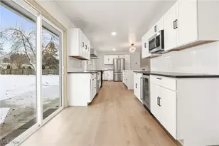 5485 Wilson Dr, Mentor, OH 44060 - Photo 9