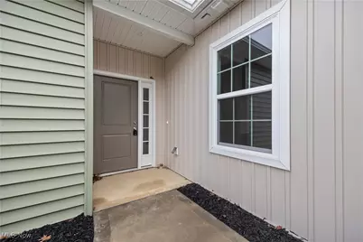 208 Alexander Drive, Elyria, OH 44035 - Photo 3