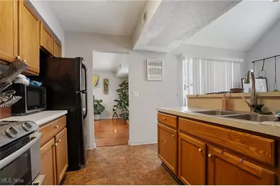 8690 Foxwood Circle, Macedonia, OH 44056 - Photo 13