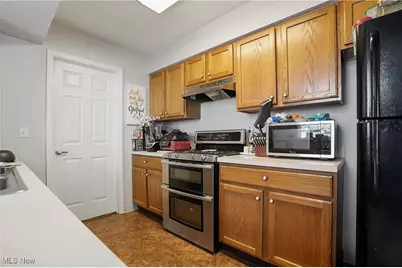 8690 Foxwood Circle, Macedonia, OH 44056 - Photo 11