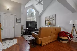 8690 Foxwood Cir, Macedonia, OH 44056 - Photo 5