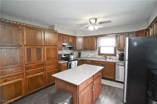 5560 Madrid Dr, Austintown, OH 44515 - Photo 9