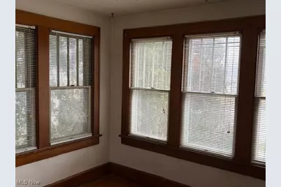 345 Wabash Avenue S, Brewster, OH 44613 - Photo 7