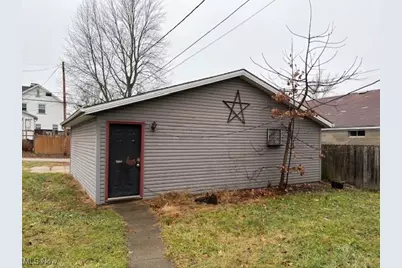 345 Wabash Avenue S, Brewster, OH 44613 - Photo 3