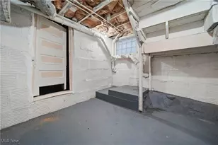 225 Cranz Pl, Akron, OH 44310 - Photo 27