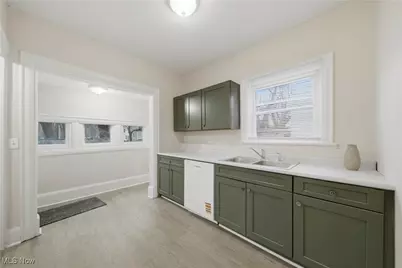 225 Cranz Place, Akron, OH 44310 - Photo 7