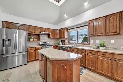 2775 Oakview Circle, Grandview Heights, OH 44147 - Photo 11