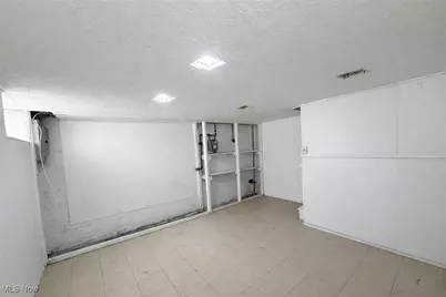 25161 Euclid Avenue, Euclid, OH 44117 - Photo 13