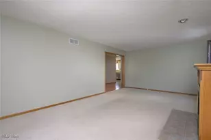 1042 Canterbury Way Dr, Ravenna, OH 44266 - Photo 19