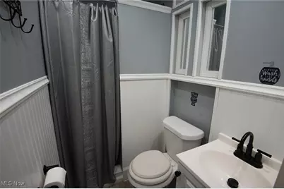 151 Regent Street, Campbell, OH 44405 - Photo 9