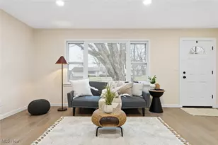 3375 Darbyshire Dr, Canfield, OH 44406 - Photo 7