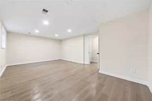 3375 Darbyshire Dr, Canfield, OH 44406 - Photo 31