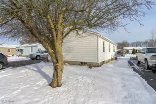 868 Saul Dr, Hubbard, OH 44425 - Photo 7