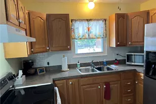 418 Carol Ln, Elyria, OH 44035 - Photo 3