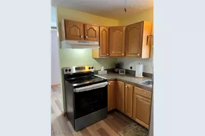 418 Carol Lane, Elyria, OH 44035 - Photo 3