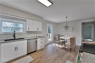 2139 Cranbrook Dr, Youngstown, OH 44511 - Photo 17