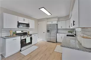 2139 Cranbrook Dr, Youngstown, OH 44511 - Photo 9