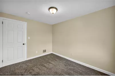 2217 E 32nd Street, Lorain, OH 44055 - Photo 23