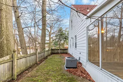 25031 Glenbrook Boulevard, Euclid, OH 44117 - Photo 7