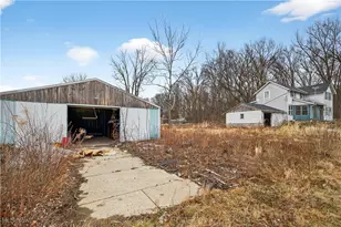 13601 Thompson Rd, Vermilion, OH 44089 - Photo 3