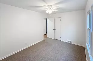 18411 Chagrin Blvd, Huber Heights, OH 44122 - Photo 13