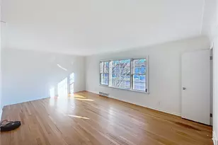 18411 Chagrin Blvd, Huber Heights, OH 44122 - Photo 11