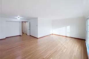 18411 Chagrin Blvd, Huber Heights, OH 44122 - Photo 7