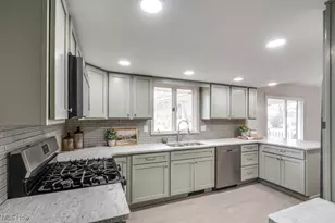 4695 Garrett Dr, Norton, OH 44203 - Photo 7