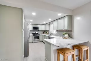 4695 Garrett Dr, Norton, OH 44203 - Photo 5